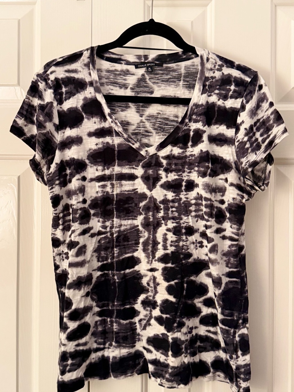 Chaus Black and White Tie-Dye V-Neck Tee S NWOT